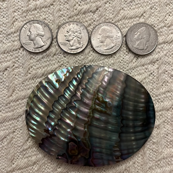 Two piece hair clip, and brooch bundle - Picture 5 of 6